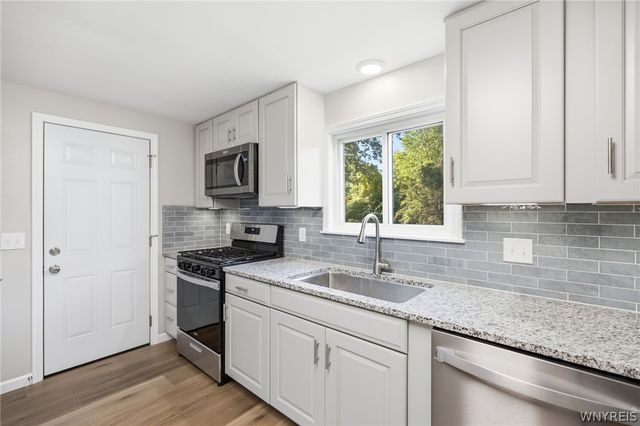 5189 Lake Avenue, Orchard Park, NY 14127