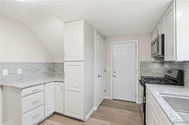 5189 Lake Avenue, Orchard Park, NY 14127