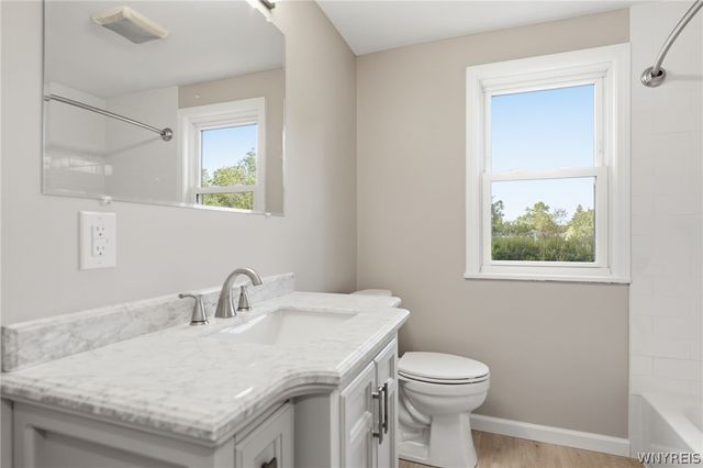5189 Lake Avenue, Orchard Park, NY 14127
