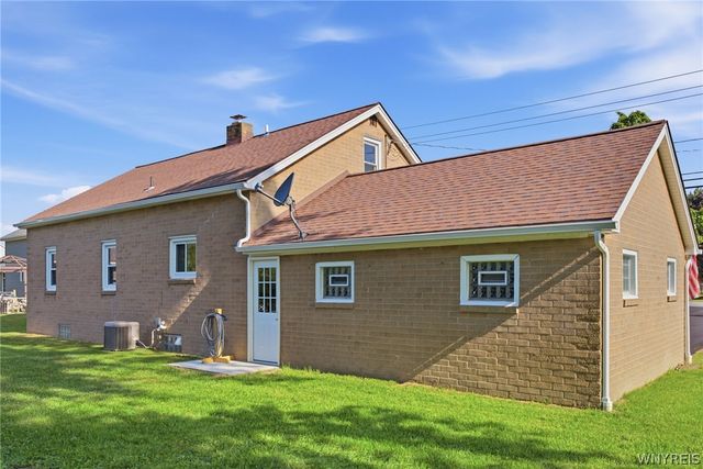 5189 Lake Avenue, Orchard Park, NY 14127