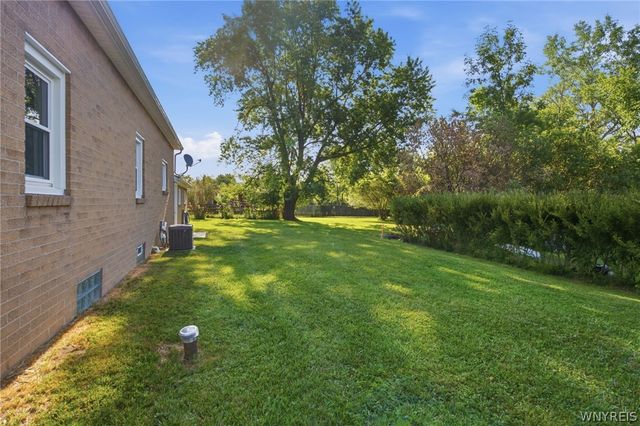 5189 Lake Avenue, Orchard Park, NY 14127