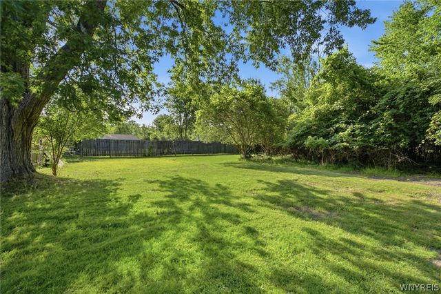 5189 Lake Avenue, Orchard Park, NY 14127