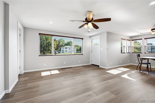 5189 Lake Avenue, Orchard Park, NY 14127