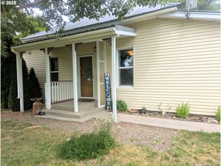 460 7TH St, Imbler, OR 97841