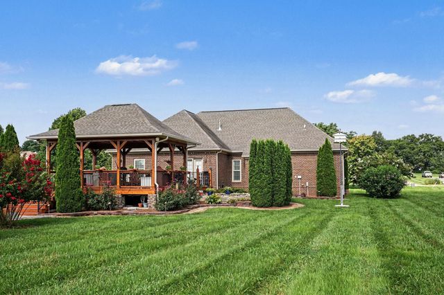 3043 Cross Gate Ln, Columbia, TN 38401