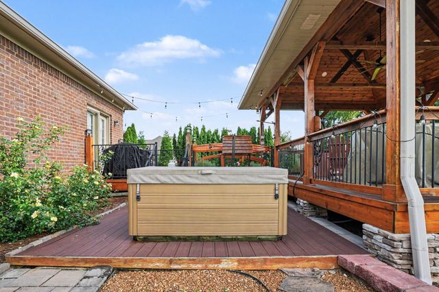 3043 Cross Gate Ln, Columbia, TN 38401