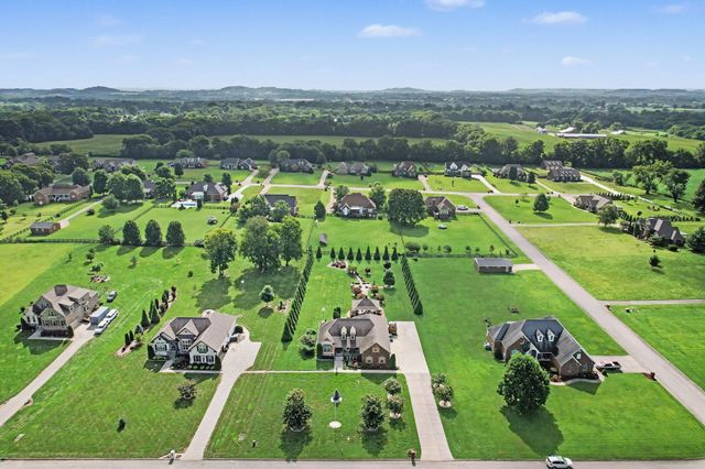 3043 Cross Gate Ln, Columbia, TN 38401