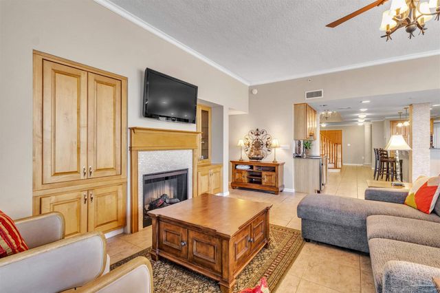 527 E Beach Blvd 201, Gulf Shores, AL 36542