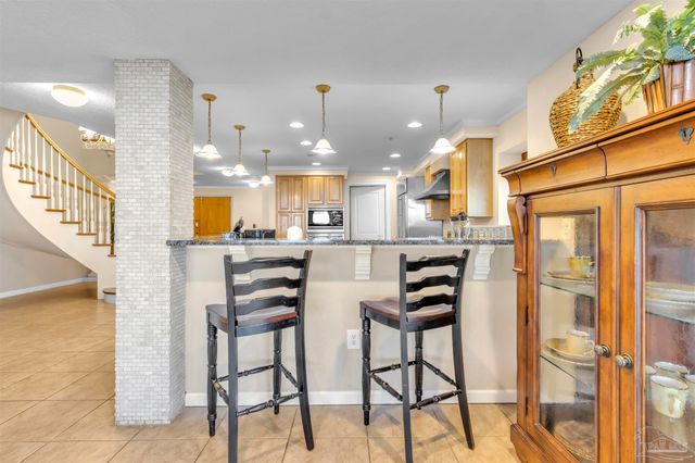 527 E Beach Blvd 201, Gulf Shores, AL 36542