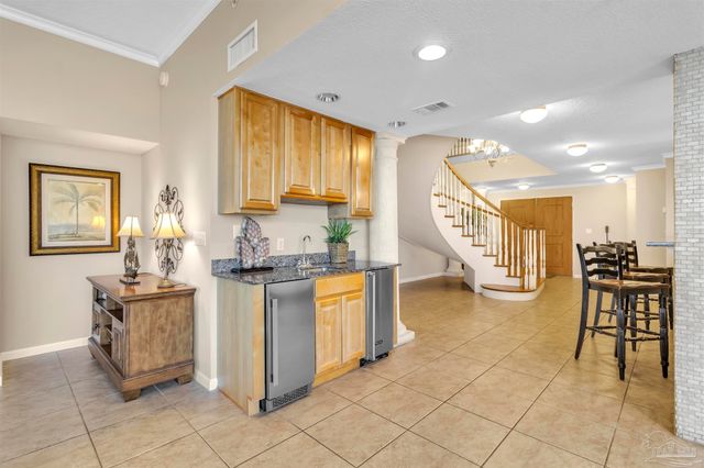 527 E Beach Blvd 201, Gulf Shores, AL 36542