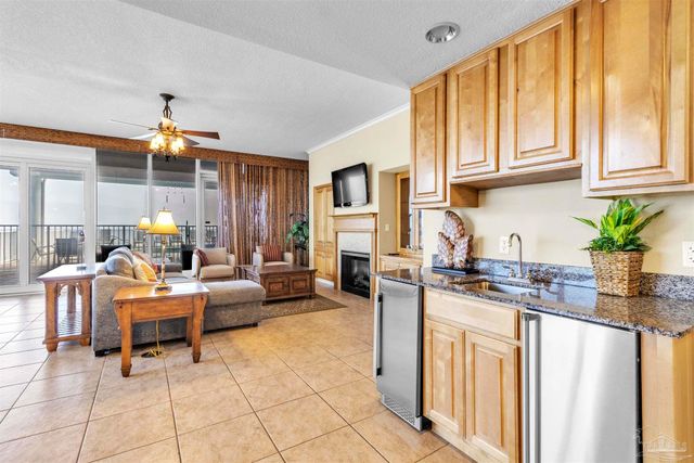 527 E Beach Blvd 201, Gulf Shores, AL 36542