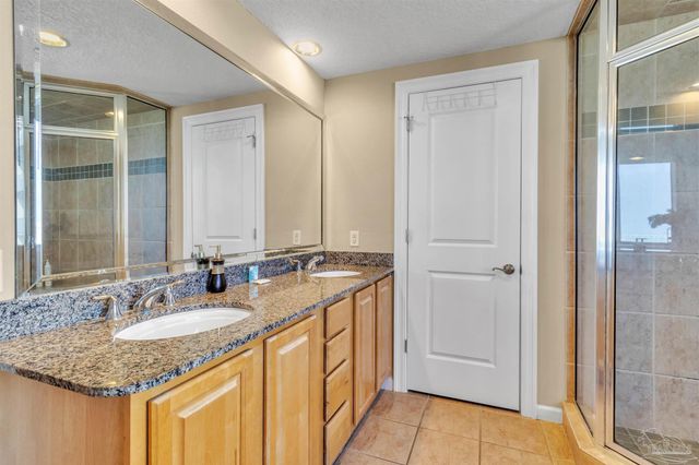 527 E Beach Blvd 201, Gulf Shores, AL 36542