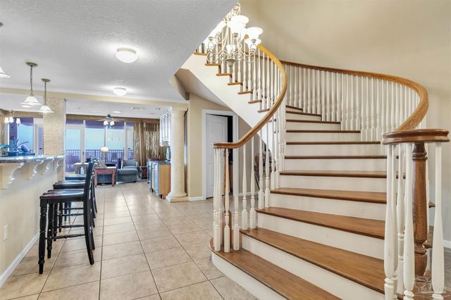 527 E Beach Blvd 201, Gulf Shores, AL 36542