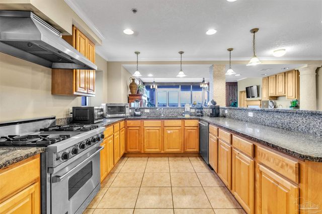 527 E Beach Blvd 201, Gulf Shores, AL 36542