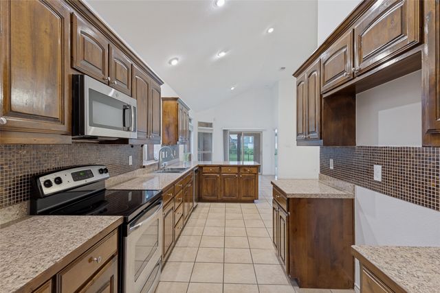 10866 Calderwood Lane, Fort Worth, TX 76052