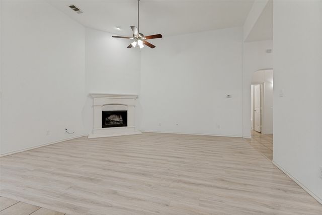 10866 Calderwood Lane, Fort Worth, TX 76052