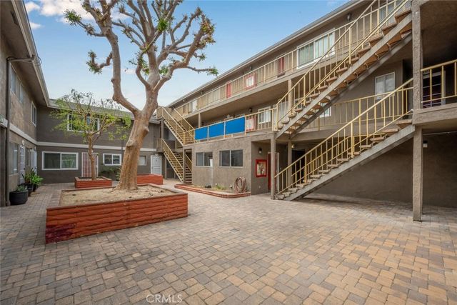 725 Coronado Avenue 103, Long Beach, CA 90804