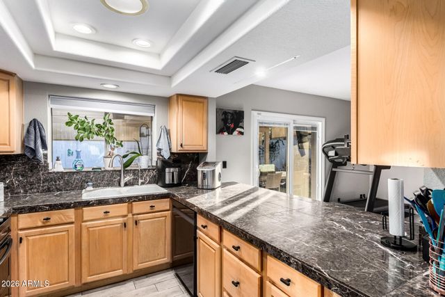 915 W DIAMOND Drive, Tempe, AZ 85283