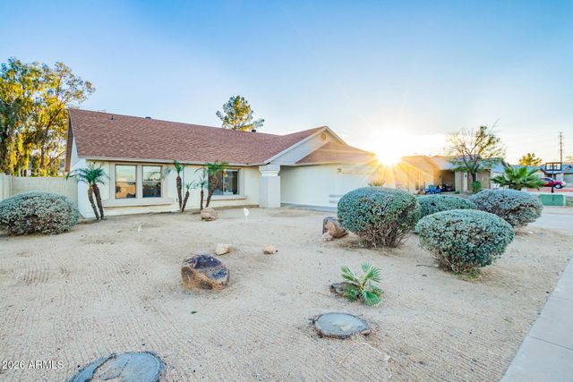 915 W DIAMOND Drive, Tempe, AZ 85283