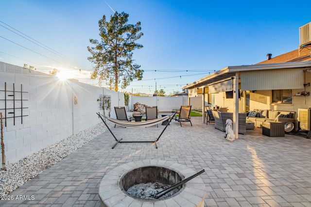 915 W DIAMOND Drive, Tempe, AZ 85283