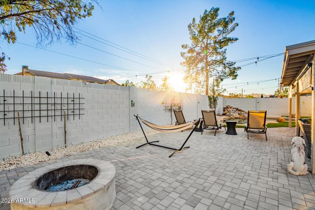 915 W DIAMOND Drive, Tempe, AZ 85283