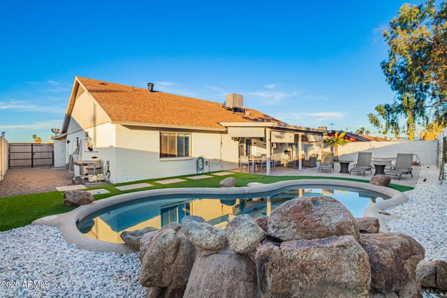 915 W DIAMOND Drive, Tempe, AZ 85283