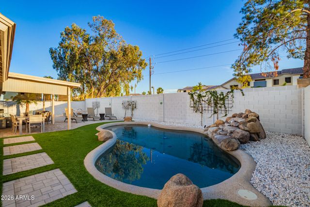 915 W DIAMOND Drive, Tempe, AZ 85283