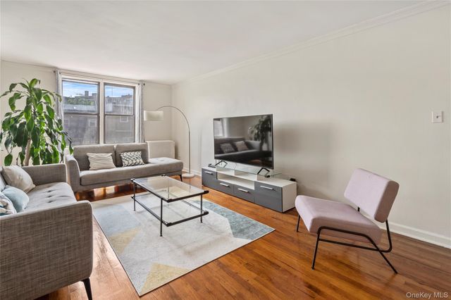 67-30 Dartmouth Street 2H, Forest Hills, NY 11375