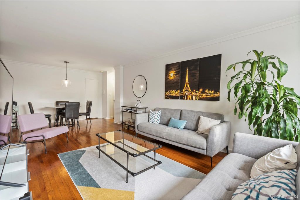 67-30 Dartmouth Street 2H, Forest Hills, NY 11375