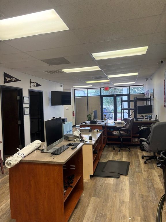 1101 University Drive 102, College Station, TX 77840 — photo 2