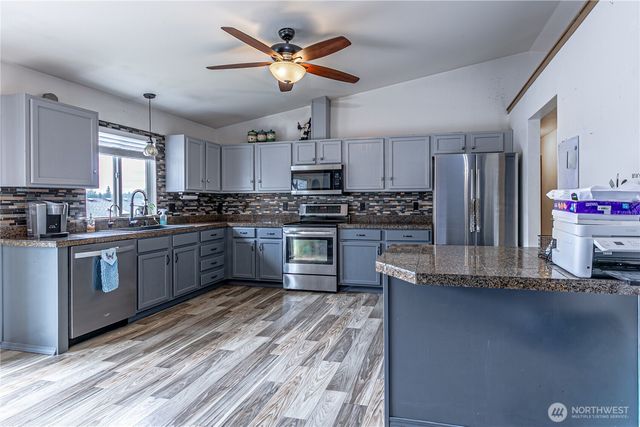 1416 200th Street Ct E, Spanaway, WA 98387
