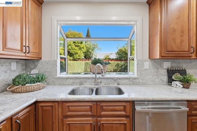33513 Bardolph Cir, Fremont, CA 94555