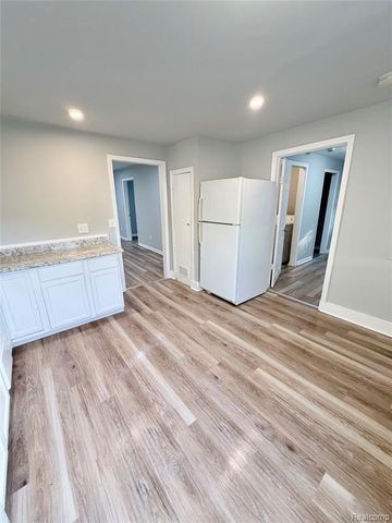 8661 Dodge Avenue, Warren, MI 48089