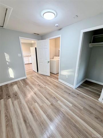 8661 Dodge Avenue, Warren, MI 48089