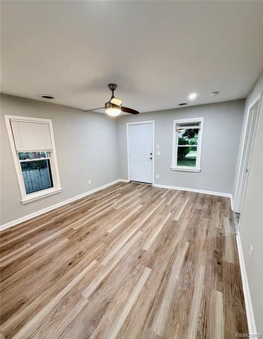 8661 Dodge Avenue, Warren, MI 48089
