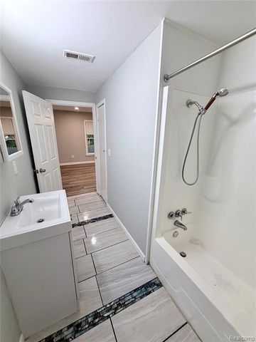 8661 Dodge Avenue, Warren, MI 48089