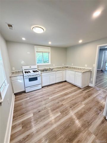 8661 Dodge Avenue, Warren, MI 48089