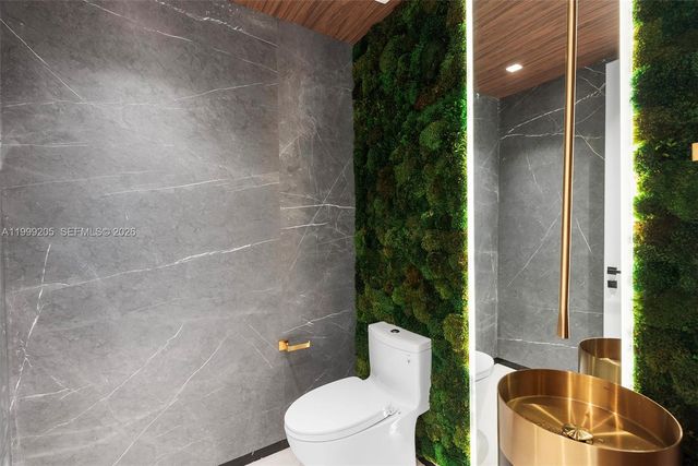 400 Sunny Isles Blvd PH-03, Sunny Isles Beach, FL 33160