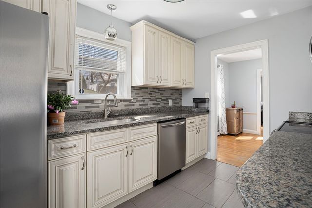 425 Park Avenue, Cranston, RI 02910