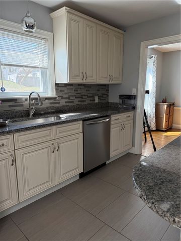 425 Park Avenue, Cranston, RI 02910