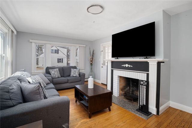 425 Park Avenue, Cranston, RI 02910