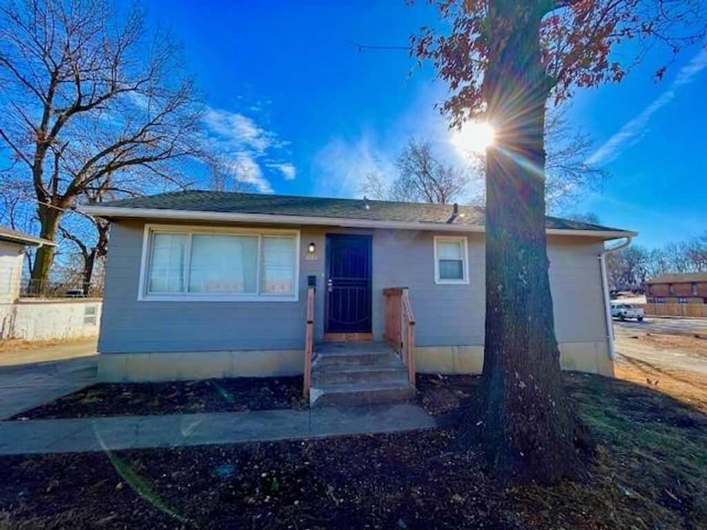 2103 E 85th Street, Kansas City, MO 64132