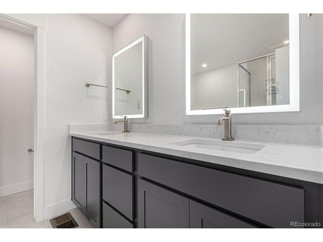 73 Ascent Trl, Englewood, CO 80112