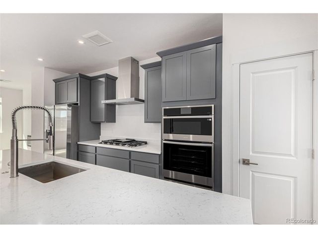 73 Ascent Trl, Englewood, CO 80112