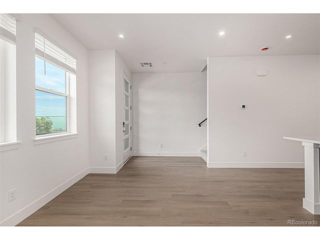 73 Ascent Trl, Englewood, CO 80112