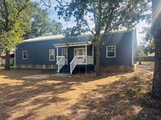 189 Road Runner LN, Bastrop, TX 78602