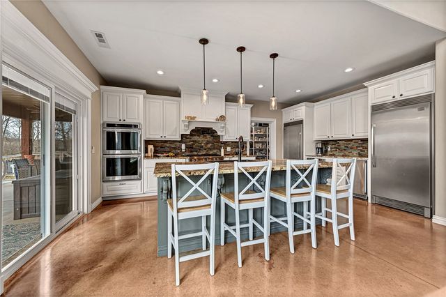 425 NE Duke Hill Road, Bentonville, AR 72713