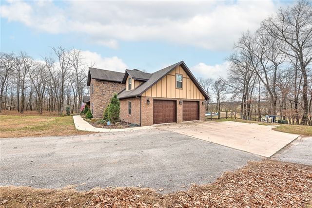 425 NE Duke Hill Road, Bentonville, AR 72713
