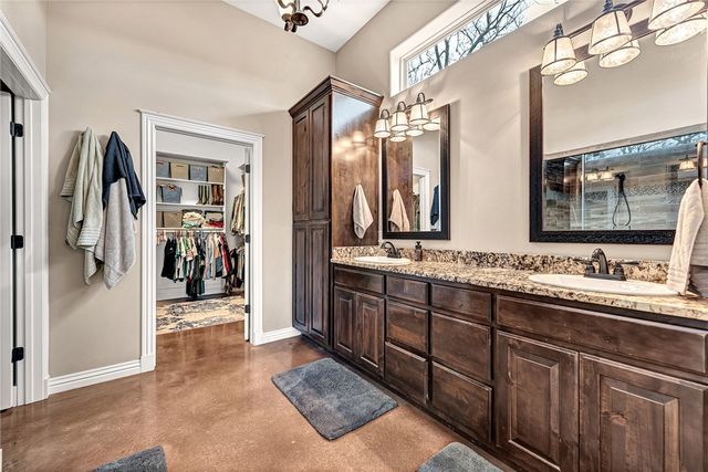 425 NE Duke Hill Road, Bentonville, AR 72713