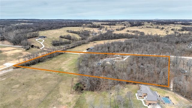 425 NE Duke Hill Road, Bentonville, AR 72713